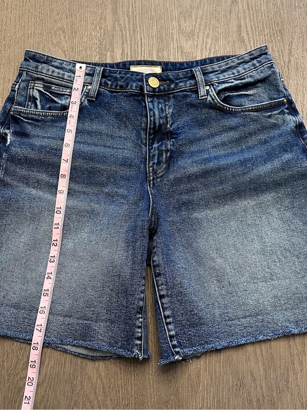 KUT From The Kloth Hailey High Rise Bermuda Shorts Size 8 Raw Hem Denim - Picture 8 of 10
